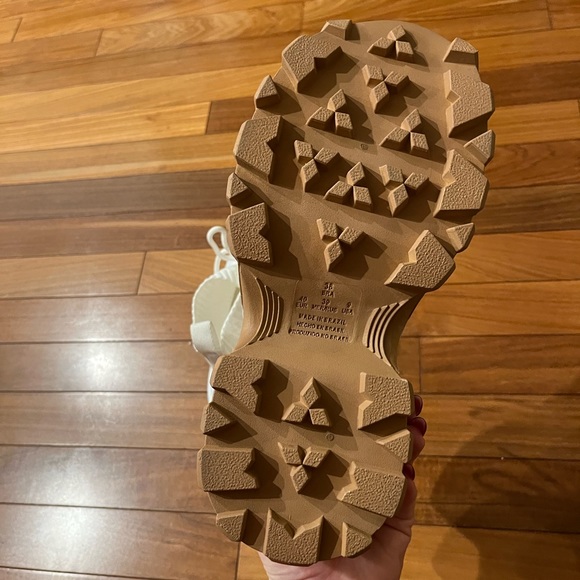 Lug sole sneakers - Picture 4 of 5